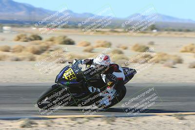 media/Jan-10-2025-CVMA Friday Practice (Fri) [[489e0da257]]/Group 4 and Trackday/Session 2 (Turn 4 Inside)/